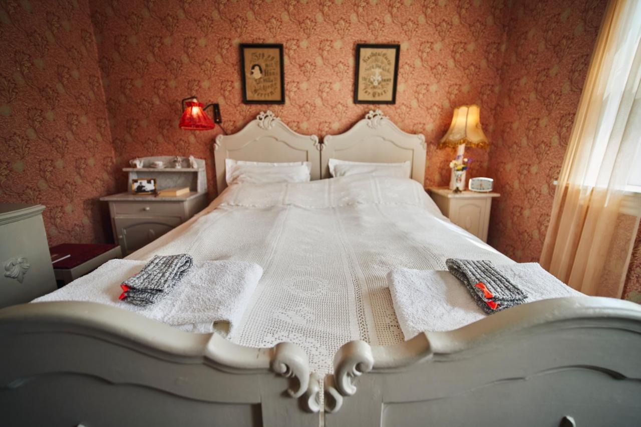 Heima I Stovu Hotel Hvalba ภายนอก รูปภาพ